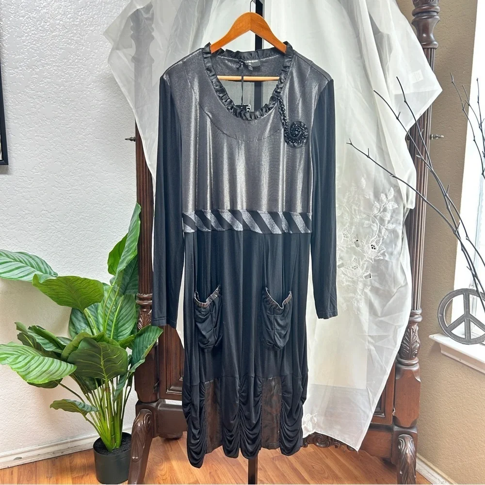 Love the Queen black lagenlook black draping dress with pockets medium new boho
